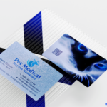 Parlak Simli Plastik Kartvizit – Yaldız ve Renkli Baskı – 660 Mikron