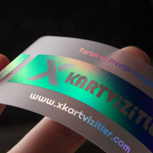 Şeffaf Kartvizit – Hologram Yaldızlı 700 Mikron Oval Kesim ve Modern Tasarım